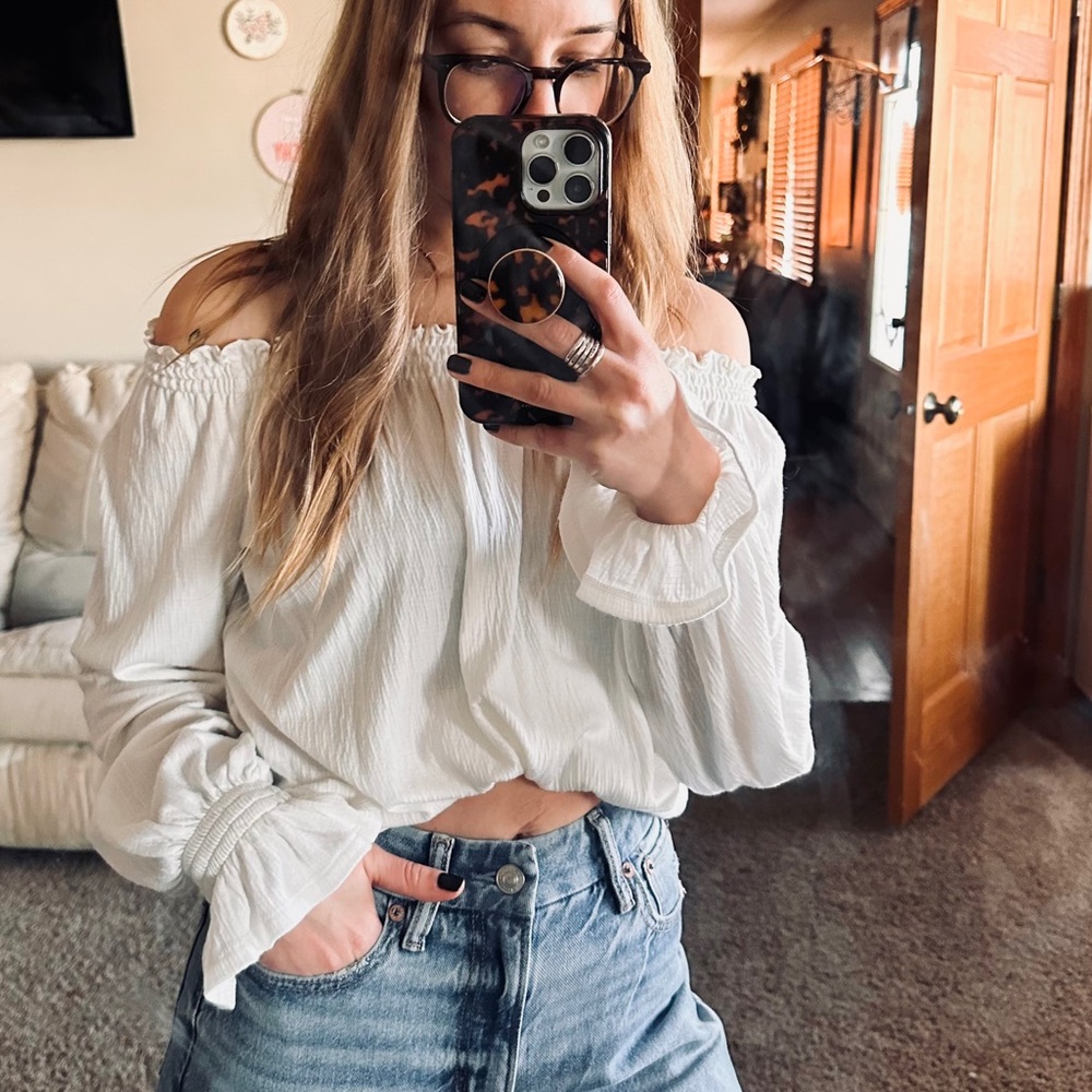 Gap Maternity Top XS White Long Sleeve Blouse for Pregnancy